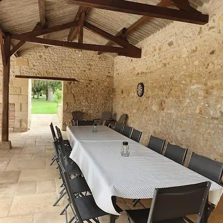 بيت للعطل Du Louvanto *