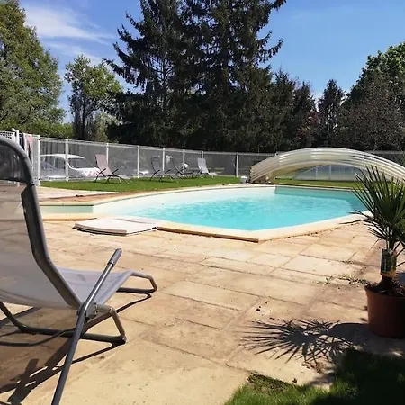 Du Louvanto بيت للعطل