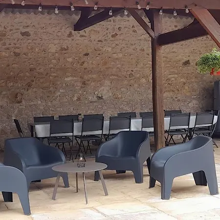 بيت للعطل Du Louvanto